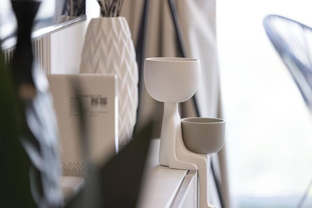 Chic 2 Bed Near Trade Centre With 5 Star Amenities Apartment Dubai Exterior photo