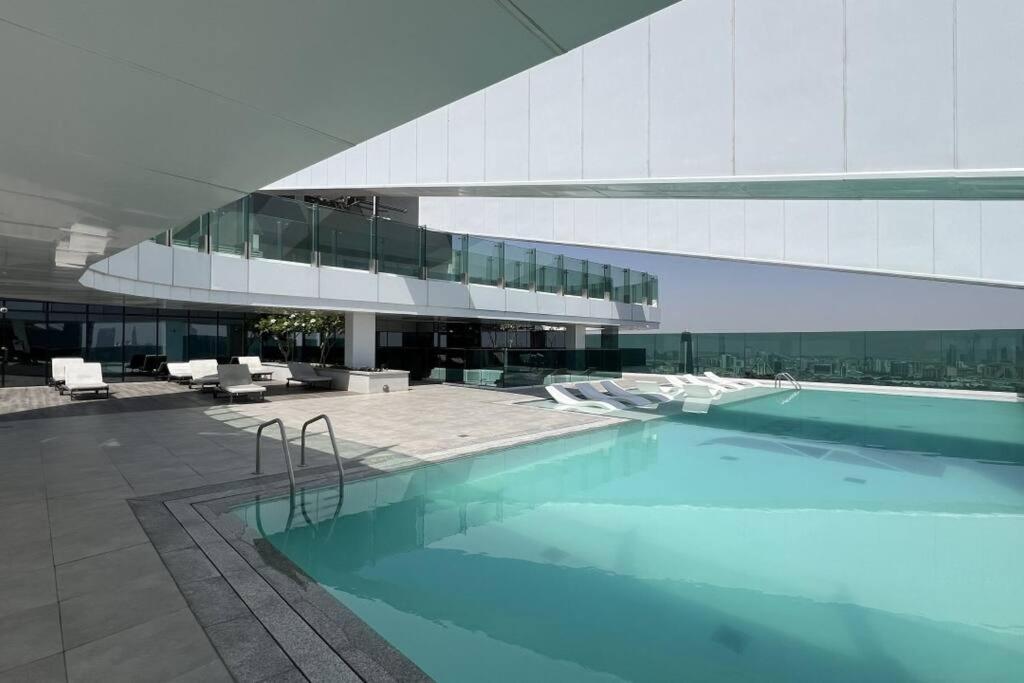 Chic 2 Bed Near Trade Centre With 5 Star Amenities Apartment Dubai Exterior photo
