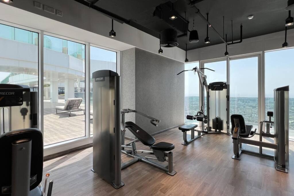 Chic 2 Bed Near Trade Centre With 5 Star Amenities Apartment Dubai Exterior photo