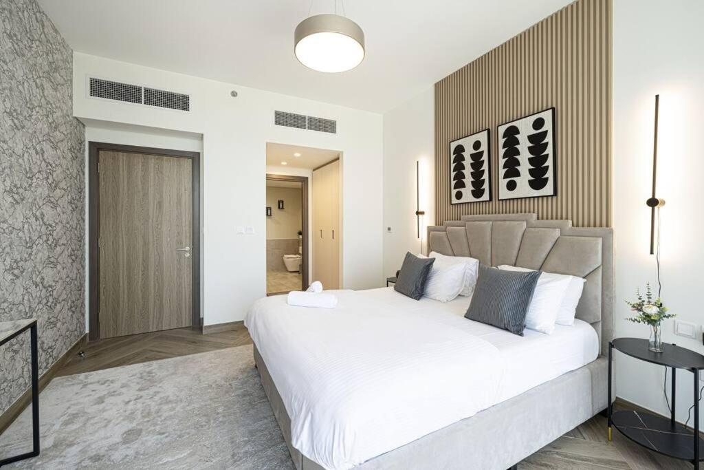 Chic 2 Bed Near Trade Centre With 5 Star Amenities Apartment Dubai Exterior photo