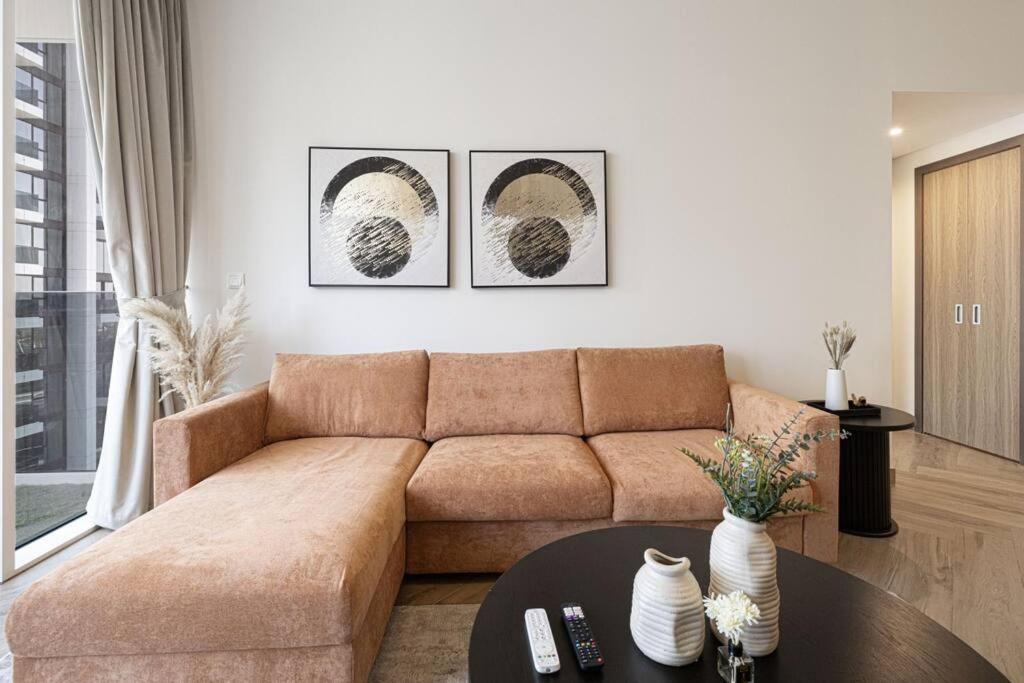 Chic 2 Bed Near Trade Centre With 5 Star Amenities Apartment Dubai Exterior photo