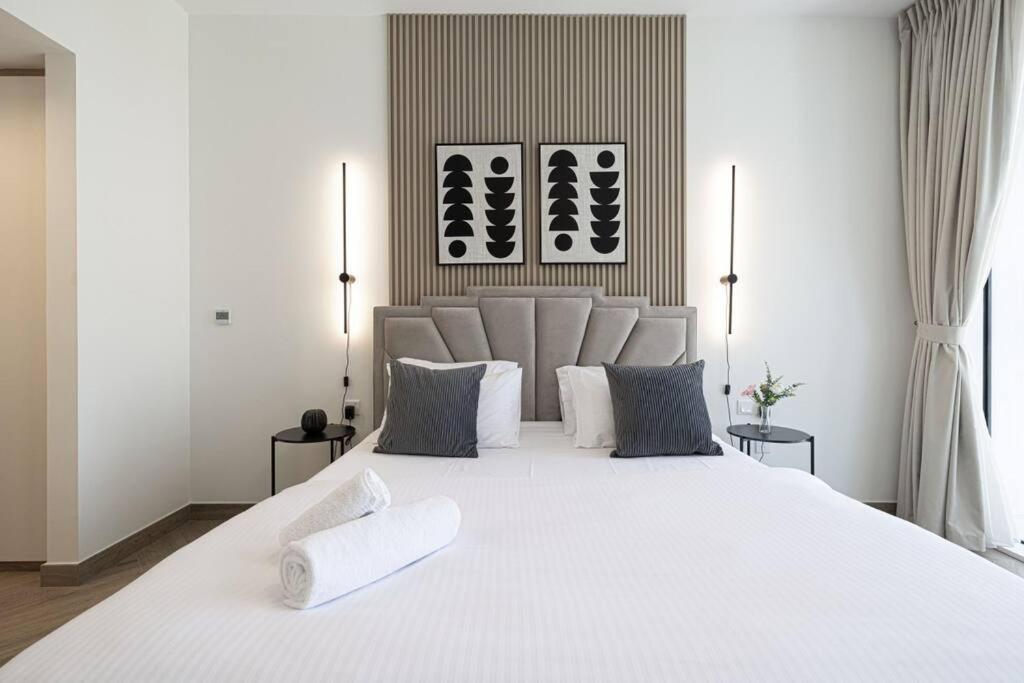 Chic 2 Bed Near Trade Centre With 5 Star Amenities Apartment Dubai Exterior photo