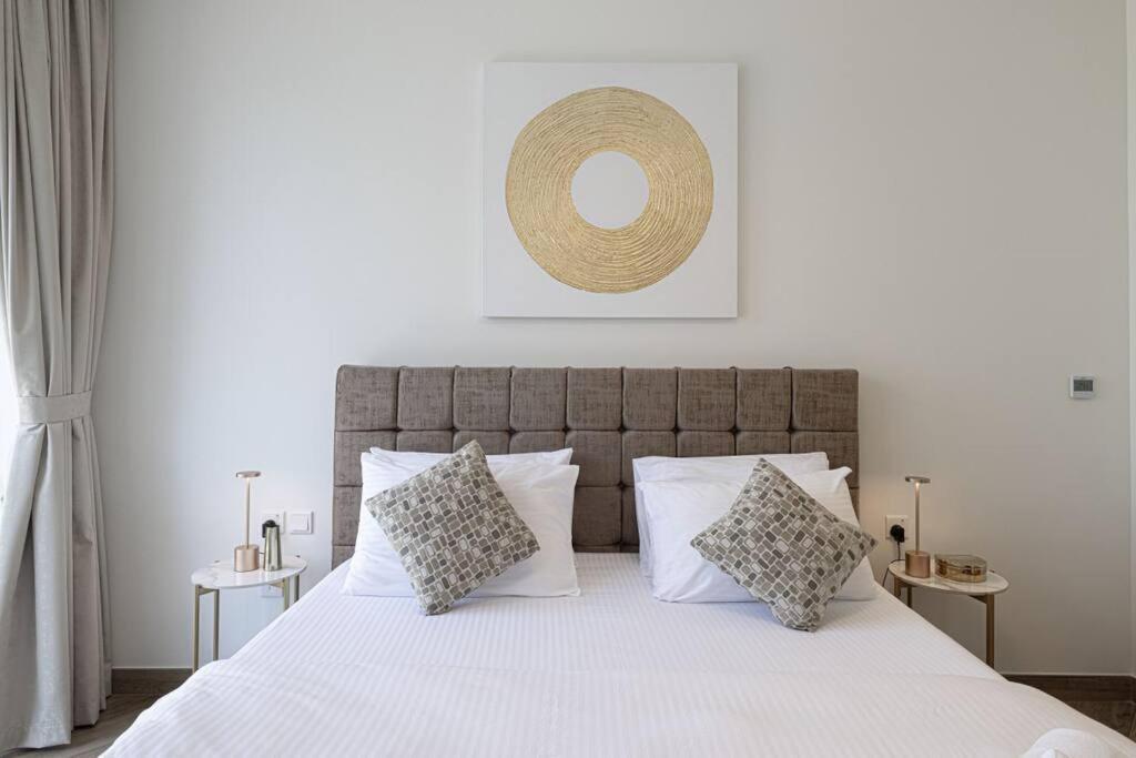 Chic 2 Bed Near Trade Centre With 5 Star Amenities Apartment Dubai Exterior photo